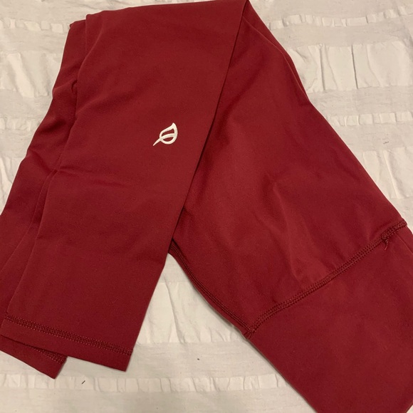 P'tula Pants - P’tula leggings in the Mayra color deep red, small